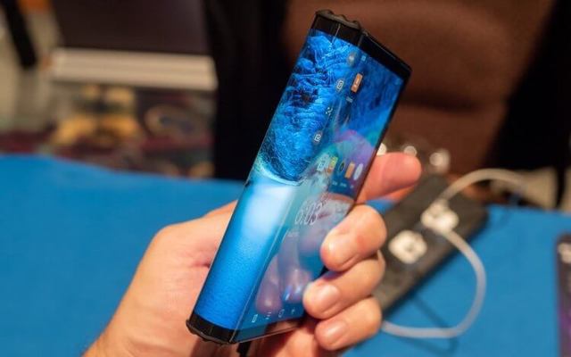 Huawei показала часть складного смартфона. Крут ли он?
